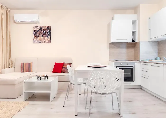 아파트 ат - Pool View *