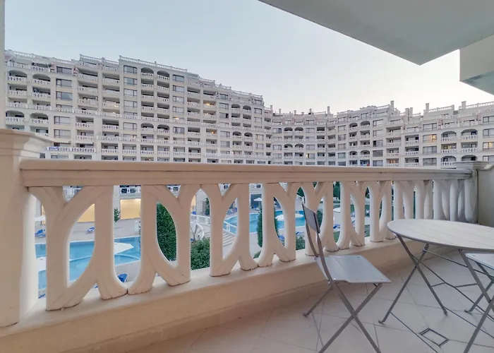 ат - Pool View 아파트